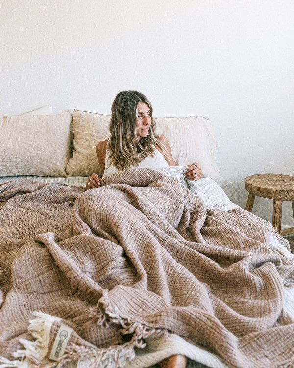 Lara Light Grey – PARTY BLANKET™ – Queen