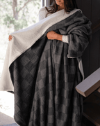 Cloud Checker Plush Blanket – Black