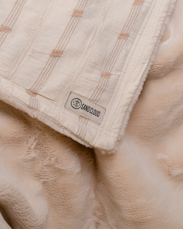 Cozy Texture Plush Blanket – Beige