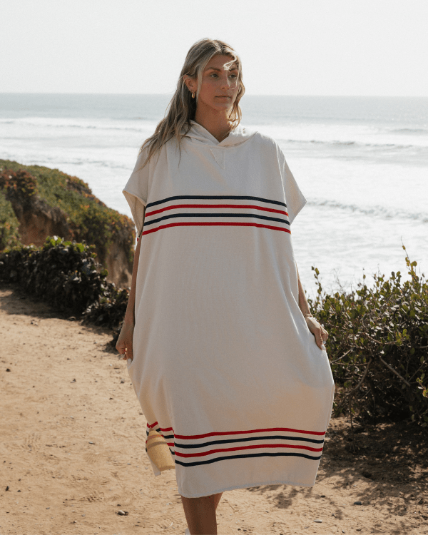 Border Classic Stripe Poncho – Red / Navy