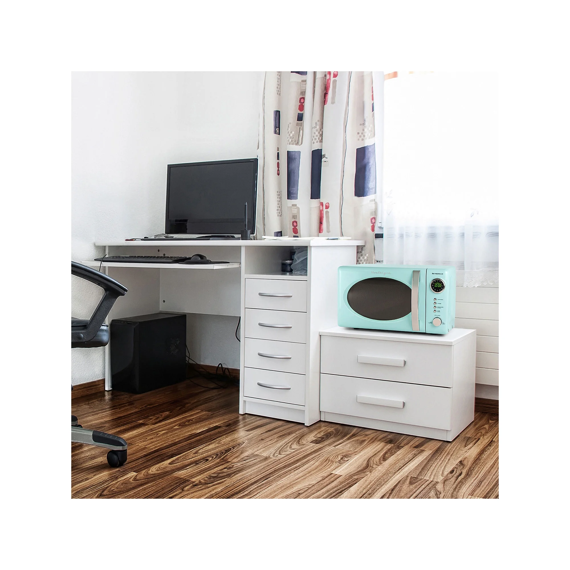 Nostalgia 0.7 Cu. ft. 700-Watt Countertop Microwave Oven, Aqua, RMO7AQ - UZIS Sports