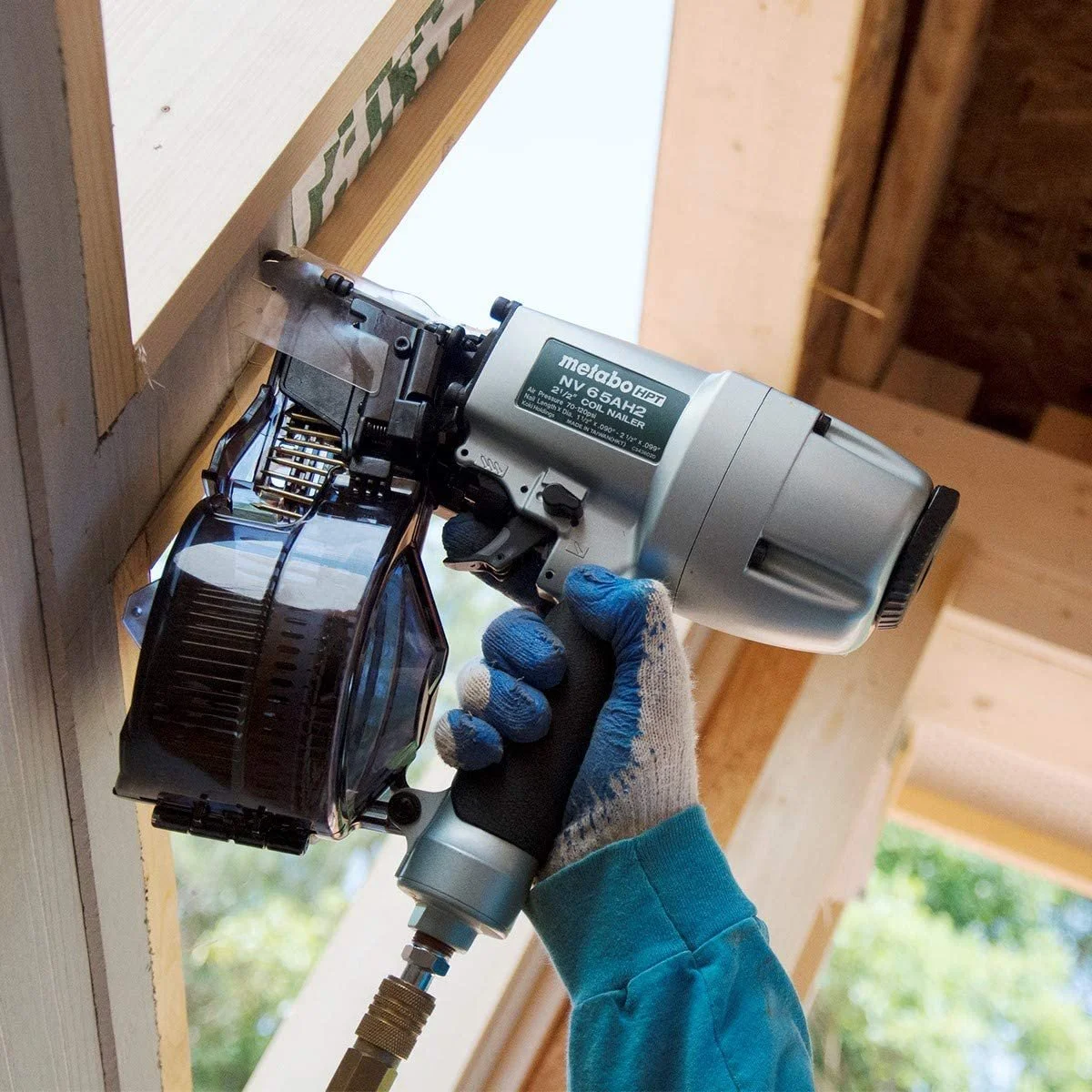 Metabo HPT Coil Siding Nailer, 1-1/2 inch to 2-1/2 inch Siding Nails, Side load, Tilt Bottom Magazine NV65AH2 - UZIS Sports
