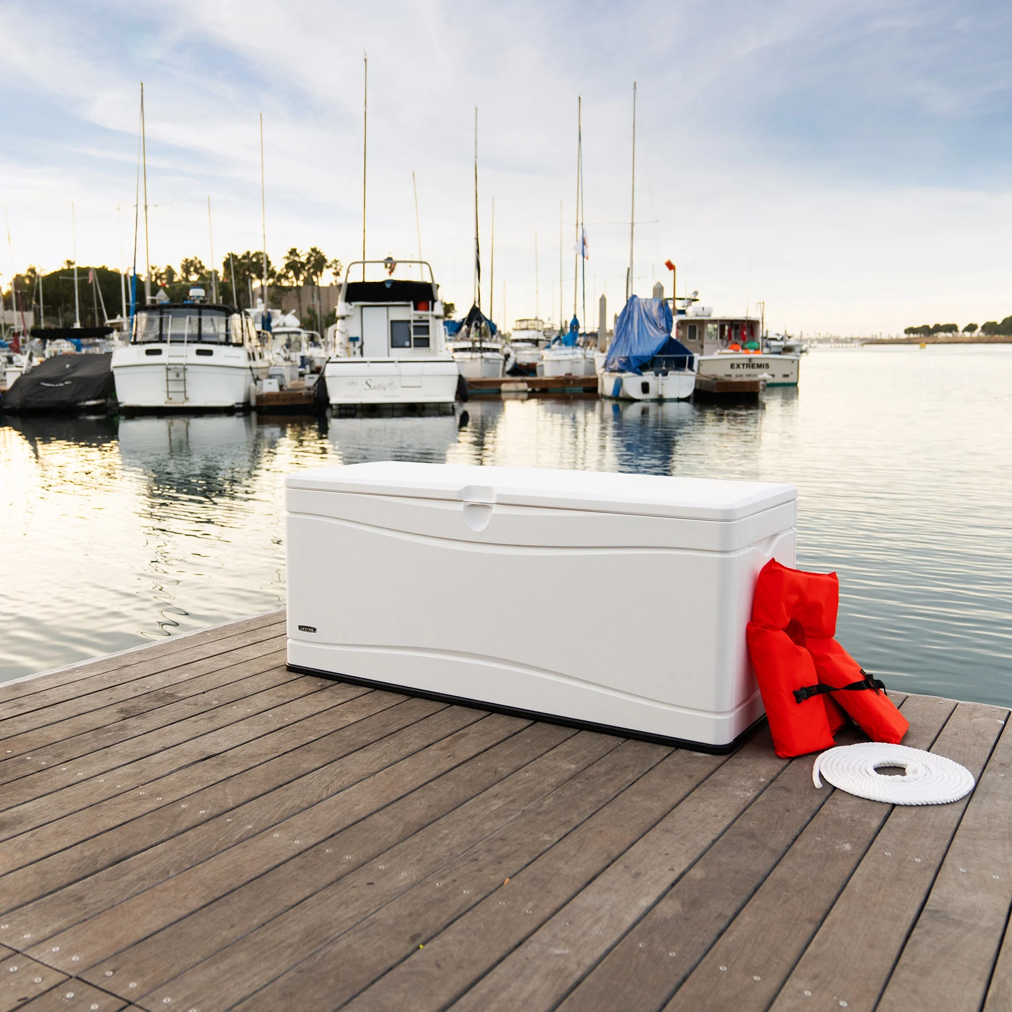 Lifetime Marine Dock Box (130 Gallon), 60348 - UZIS Sports