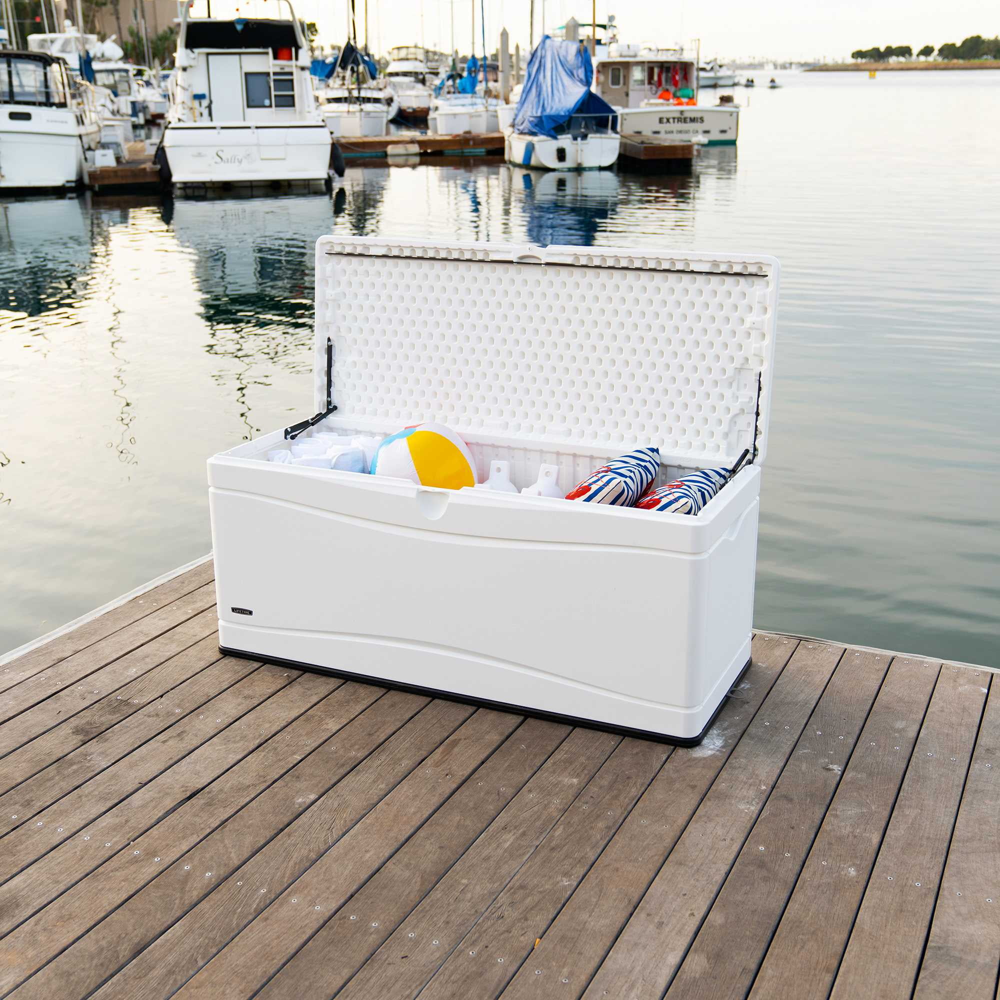 Lifetime Marine Dock Box (130 Gallon), 60348 - UZIS Sports