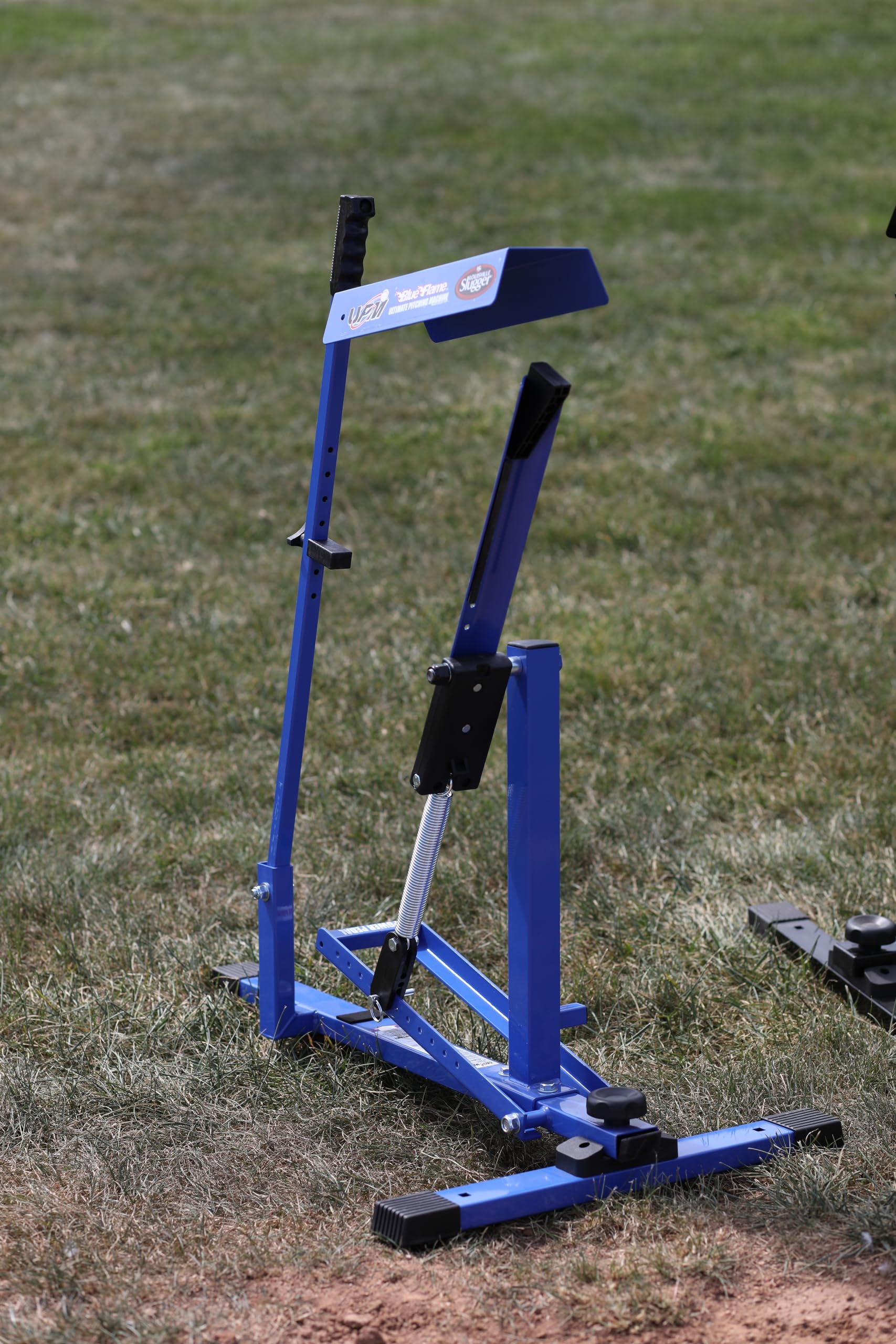 Louisville Slugger Blue Flame Pitching Machine - UZIS Sports