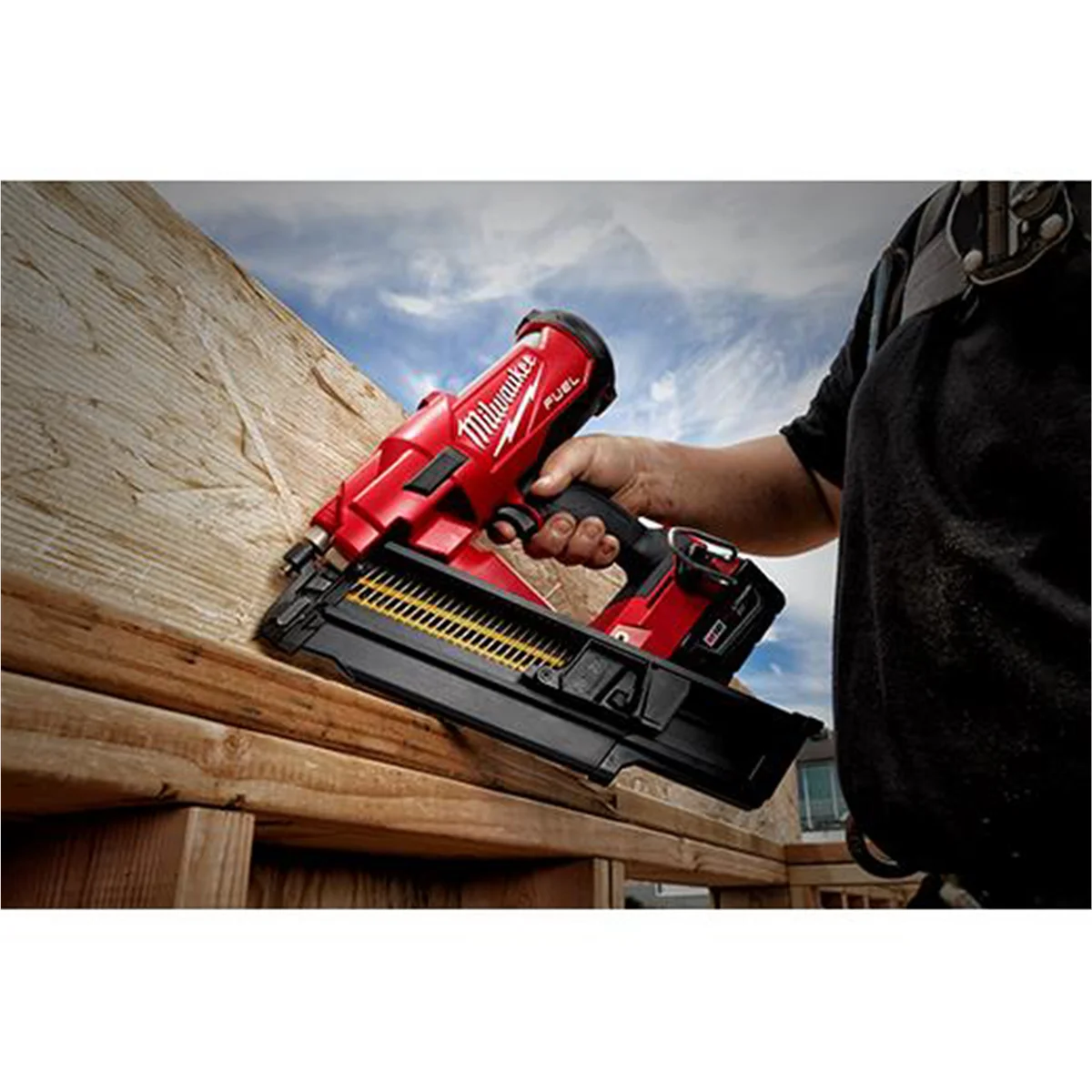 Milwaukee Tool M18 FUEL 21 Degree Framing Nailer - UZIS Sports